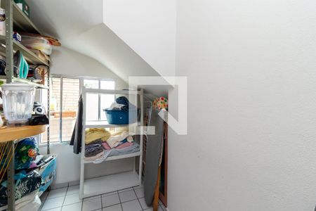 Casa à venda com 220m², 3 quartos e 4 vagasQuarto de Serviço