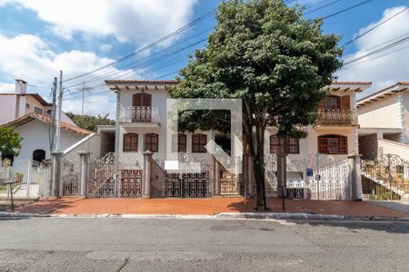 Casa à venda com 220m², 3 quartos e 4 vagasFachada