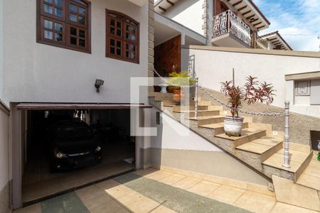 Casa à venda com 220m², 3 quartos e 4 vagasGaragem