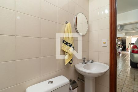 Casa à venda com 220m², 3 quartos e 4 vagasBanheiro de Serviço