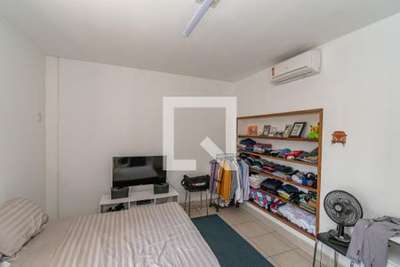 Casa à venda com 182m², 3 quartos e 4 vagasQuarto 