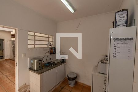 Casa à venda com 182m², 3 quartos e 4 vagasCozinha 