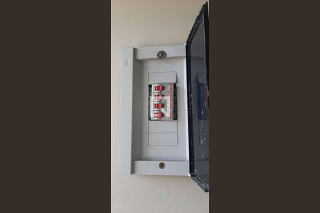 Quadro de Luz de casa para alugar com 1 quarto, 50m² em Jardim Roberto, Osasco