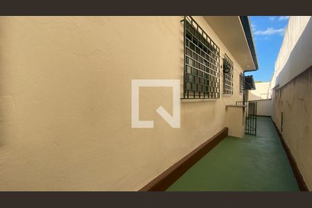 Casa à venda com 400m², 5 quartos e 2 vagas Casa à venda com 400m², 5 quartos e 2 vagasVaranda