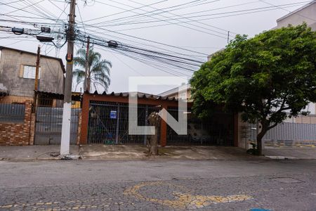 Casa à venda com 260m², 3 quartos e 4 vagas Casa à venda com 260m², 3 quartos e 4 vagasFachada