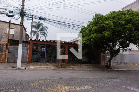 Casa à venda com 260m², 3 quartos e 4 vagas Casa à venda com 260m², 3 quartos e 4 vagasFachada