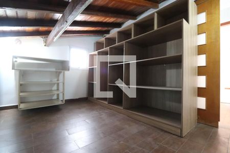 Casa à venda com 196m², 5 quartos e 4 vagasSótão