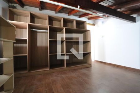 Casa à venda com 196m², 5 quartos e 4 vagasSótão