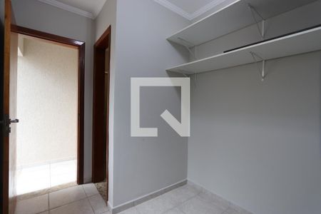Casa à venda com 196m², 5 quartos e 4 vagasSuíte de serviço