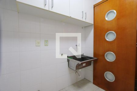 Casa à venda com 196m², 5 quartos e 4 vagasLavanderia