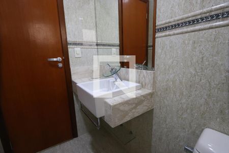Casa à venda com 196m², 5 quartos e 4 vagasLavabo
