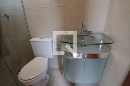 Casa à venda com 196m², 5 quartos e 4 vagasBanheiro da Suíte de serviço