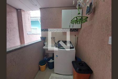 Casa à venda com 210m², 3 quartos e 2 vagasÁrea de Serviço