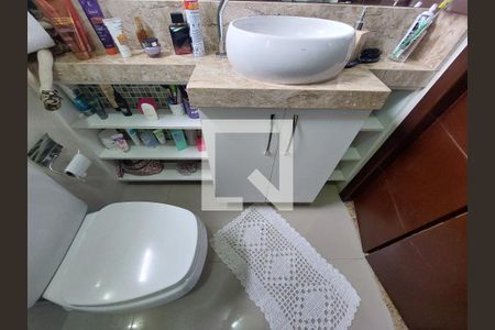 Casa à venda com 210m², 3 quartos e 2 vagasBanheiro 2