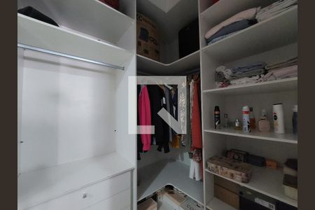 Casa à venda com 210m², 3 quartos e 2 vagasCloset - Quarto 1