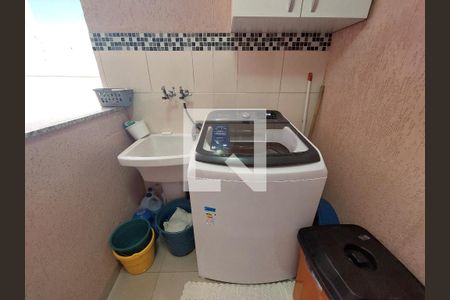 Casa à venda com 210m², 3 quartos e 2 vagasÁrea de Serviço