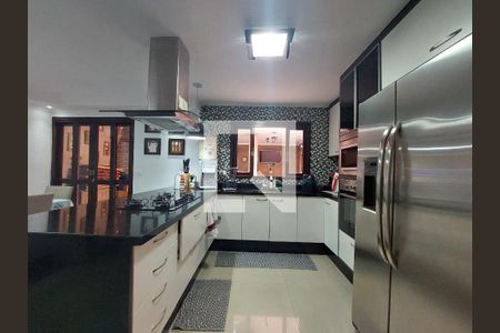 Casa à venda com 210m², 3 quartos e 2 vagasCozinha