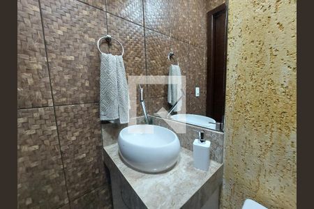 Casa à venda com 210m², 3 quartos e 2 vagasLavabo