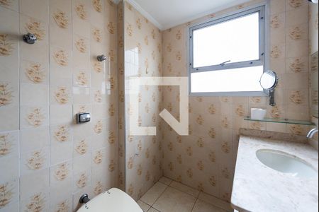 Banheiro suíte de apartamento para alugar com 2 quartos, 120m² em Ponta da Praia, Santos