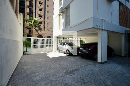 Garagem de apartamento para alugar com 3 quartos, 135m² em Balneario Cidade Atlantica, Guarujá