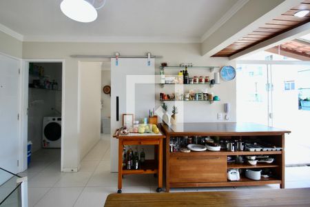Cozinha de apartamento para alugar com 3 quartos, 135m² em Balneario Cidade Atlantica, Guarujá