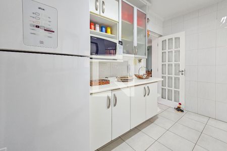 Apartamento para alugar com 150m², 3 quartos e 2 vagas Apartamento para alugar com 150m², 3 quartos e 2 vagasCozinha