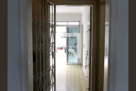 Sala - Corredor de casa à venda com 3 quartos, 200m² em Parque Sao Domingos, São Paulo