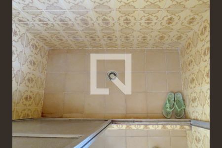 Casa à venda com 200m², 3 quartos e 5 vagasBanheiro - Box