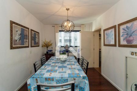 Apartamento à venda com 270m², 4 quartos e 3 vagasCopa