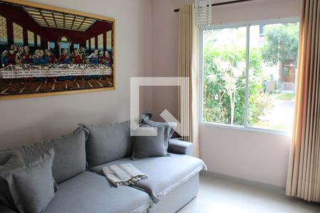 Sala de casa para alugar com 3 quartos, 86m² em Jardim Ipes, Cotia