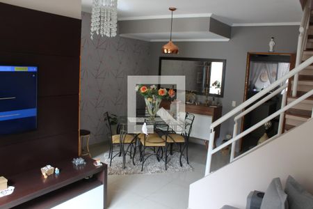 Sala de casa para alugar com 3 quartos, 86m² em Jardim Ipes, Cotia