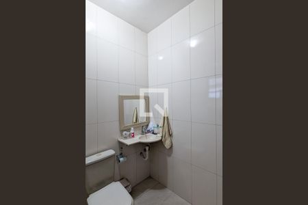 Casa à venda com 121m², 3 quartos e 2 vagasBanheiro térreo