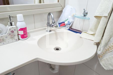 Casa à venda com 121m², 3 quartos e 2 vagasBanheiro térreo