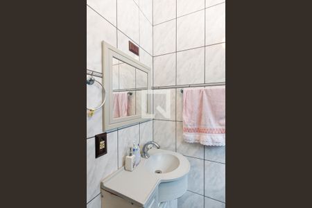 Casa à venda com 121m², 3 quartos e 2 vagasBanheiro