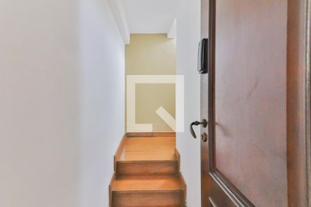 Casa à venda com 286m², 5 quartos e 4 vagas Casa à venda com 286m², 5 quartos e 4 vagasAcesso Sala Garagem