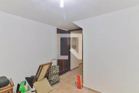 Casa à venda com 286m², 5 quartos e 4 vagas Casa à venda com 286m², 5 quartos e 4 vagasQuarto Garagem