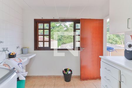 Casa à venda com 286m², 5 quartos e 4 vagas Casa à venda com 286m², 5 quartos e 4 vagasLavanderia