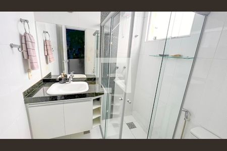 Banheiro de casa à venda com 3 quartos, 150m² em Fernão Dias, Belo Horizonte
