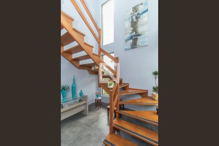 Escada de casa de condomínio à venda com 3 quartos, 182m² em Cavalhada, Porto Alegre