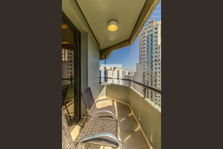 Varanda de apartamento para alugar com 4 quartos, 250m² em Higienópolis, São Paulo