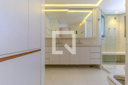 Apartamento para alugar com 250m², 4 quartos e 3 vagasBanheiro da Suíte 4