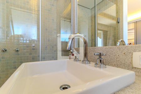 Apartamento para alugar com 250m², 4 quartos e 3 vagasBanheiro da Suíte 1