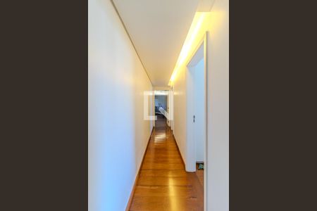 Apartamento para alugar com 250m², 4 quartos e 3 vagasCorredor
