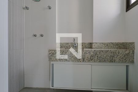 Banheiro da Suíte 1 de apartamento à venda com 2 quartos, 58m² em São Pedro, Belo Horizonte