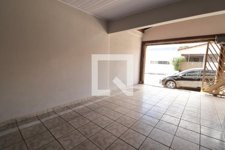 Garagem de casa à venda com 4 quartos, 170m² em Vila Redenção, Goiânia