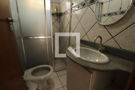 Banheiro 2 de casa à venda com 4 quartos, 170m² em Vila Redenção, Goiânia