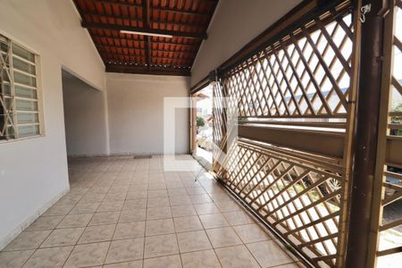 Varanda de casa à venda com 4 quartos, 170m² em Vila Redenção, Goiânia