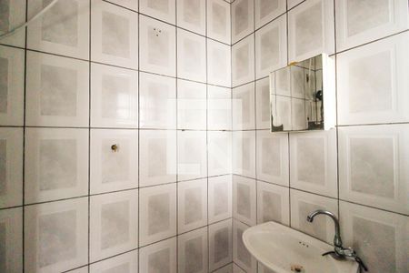 Banheiro de casa para alugar com 1 quarto, 40m² em Vila Gomes Cardim, São Paulo