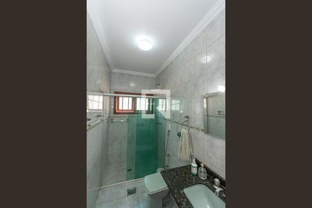 Casa à venda com 317m², 4 quartos e 5 vagas Casa à venda com 317m², 4 quartos e 5 vagasBanheiro Corredor