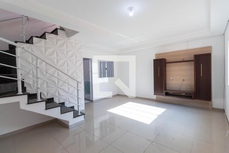 Sala de casa de condomínio para alugar com 3 quartos, 116m² em Vila Granada, São Paulo